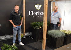Bram Fransen van Florizon heeft weer een uitgebreid assortiment helleborus beschikbaar. Rechts Wim Scheffers van XLFlor.